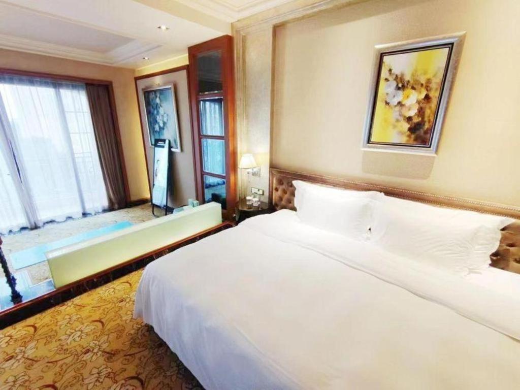 Chateau Starriver Guangzhou Peninsula Esterno foto