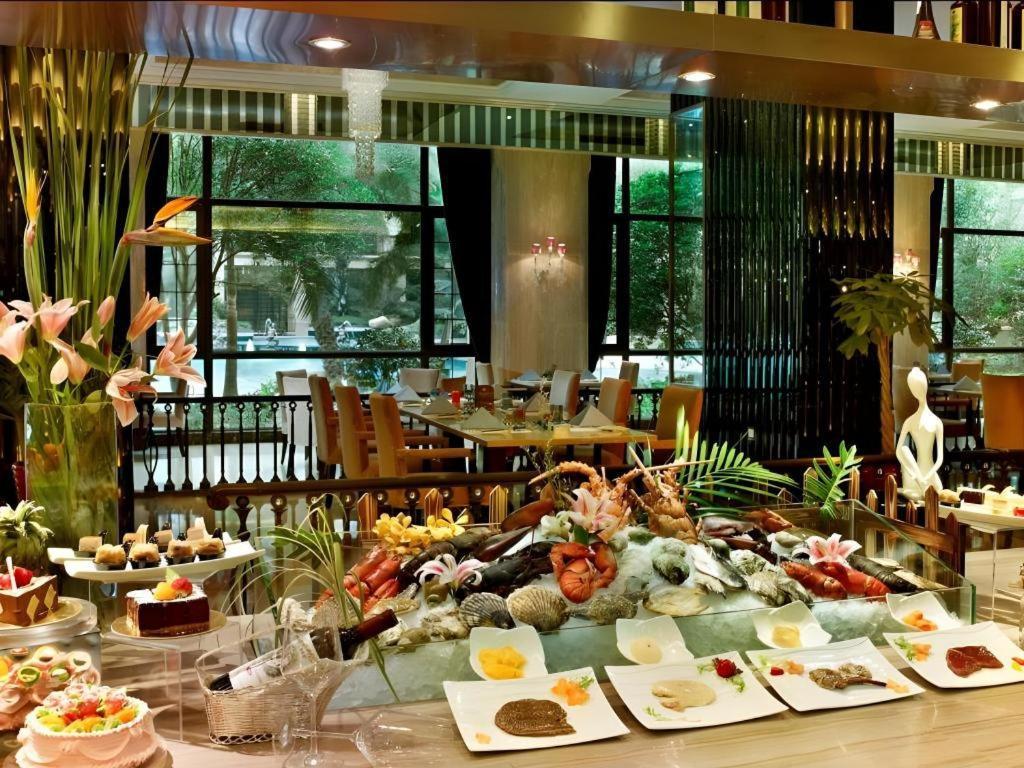Chateau Starriver Guangzhou Peninsula Esterno foto